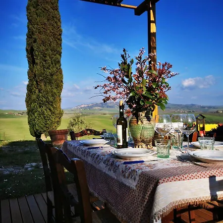 Agriturismo Lucertola شقة بمونتيكاتيني فال دي سيسينا