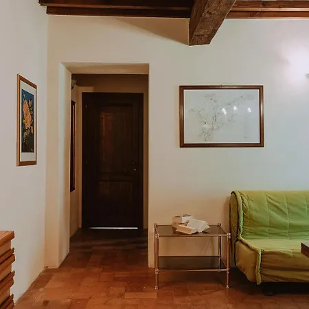 Agriturismo Lucertola بمونتيكاتيني فال دي سيسينا