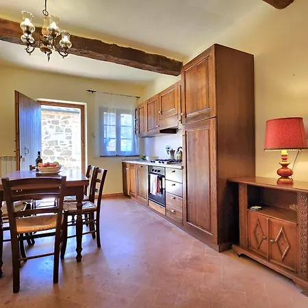 شقة Agriturismo Lucertola بمونتيكاتيني فال دي سيسينا