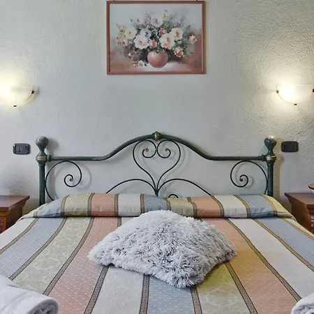 Agriturismo Lucertola شقة بمونتيكاتيني فال دي سيسينا